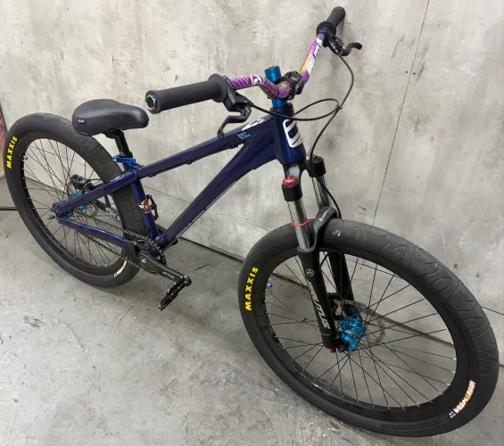 Bicicleta Gios MAGURA Maxxis grau dirt pump