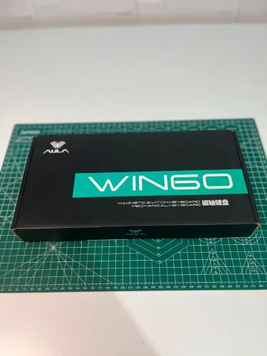TECLADO MAGNÉTICO AULA WIN60HE?