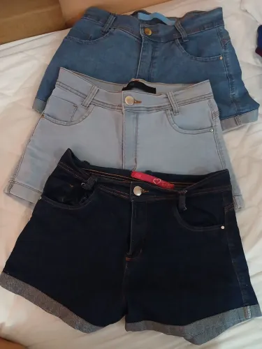Kit 3 shorts usados em condição hoa ,tamanho 40.mais a forma é pequena