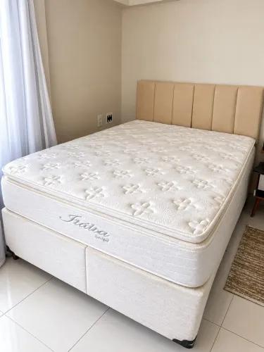 Vendo cama box casal com cabeceira