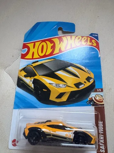 Carrinho Lamborghini Hot wheels 