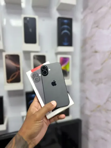 IPHONE 16 128GB PRETO BATERIA 100%<br>R$ 3.999,00