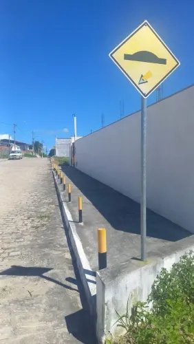 Vendo terreno bem localizado.