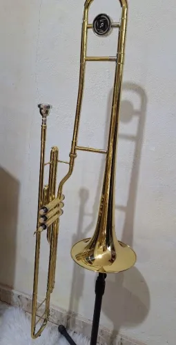 Trombone Quasar QSL401L em Sib - Laqueado.