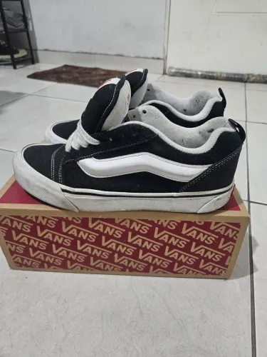 Tênis Vans Knu Skool Original Preto e Branco Tam. 39 Com Caixa