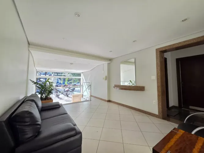 Apartamento de 3 quartos para alugar no Prado.