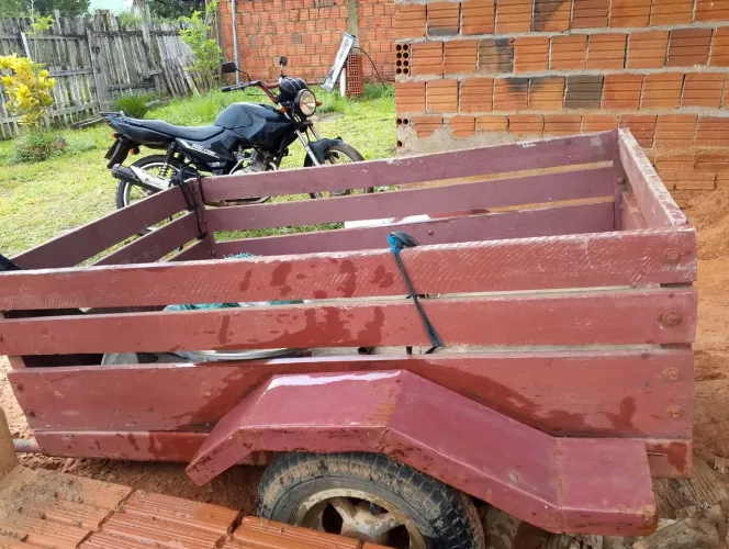Vedo essa carretinha pra moto