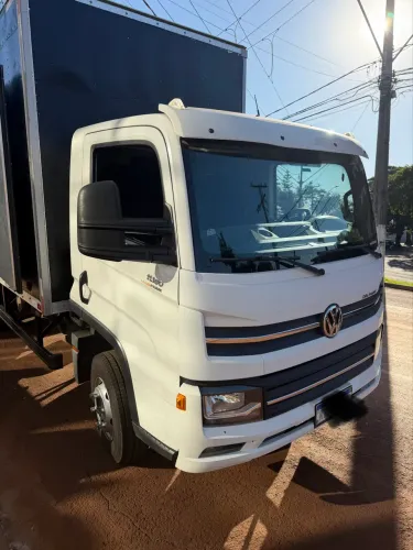 Caminhão delivery 11.180
