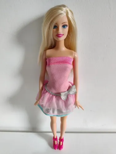 Boneca Barbie moda e magia
