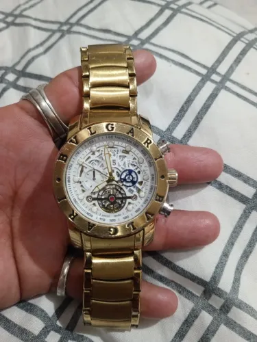 Vende-se um relógio digital