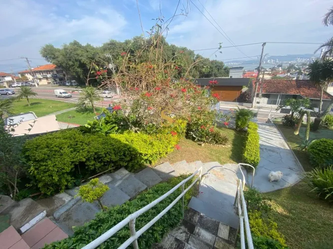 Terreno 562m² no Abraão a Venda