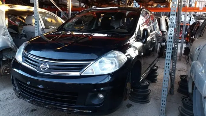 Nissan Tiida 1.8 2011 Parachoque Motor Airbag Retrovisor Capo Porta Farol Sucata