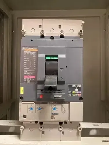 Disjuntor Tripolar 630A - Merlin Gerin Ns 630 H