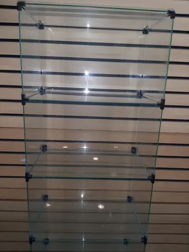 Estande de vidro semi nova