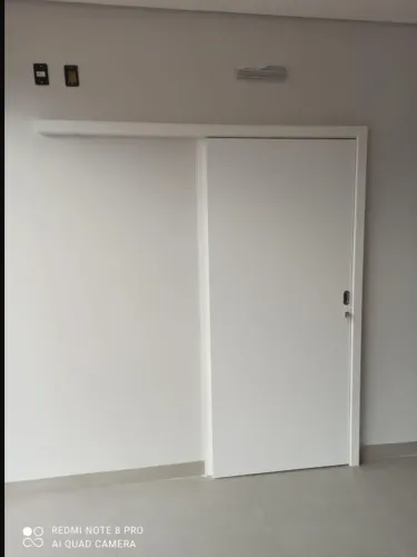 1 Portas de correr, por R$ 1.000,00. Produto novo na caixa.