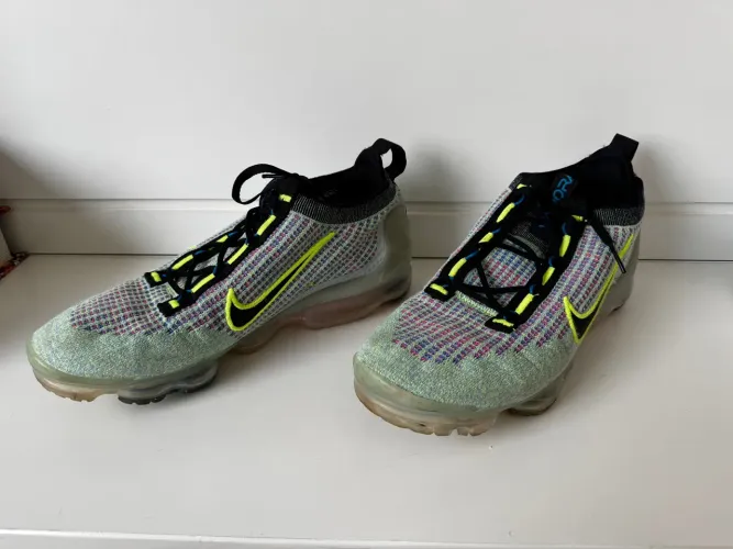 Nike Air VaporMax Flyknit 3 - Cores vibrantes