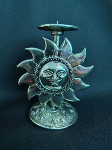 Castiçal vintage com simbolo solar- Místico/Esotérico