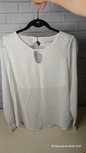 Camisa branca com bolinhas Tam: M