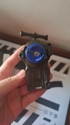 Beyblade L R launcher original