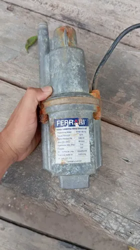 Bomba submersa vibratória 