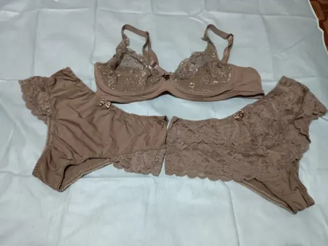 SUTIÃ COM 2 CALCINHAS COR CHOCOLATE - TAM. 52 PLUS SIZE - NOVA