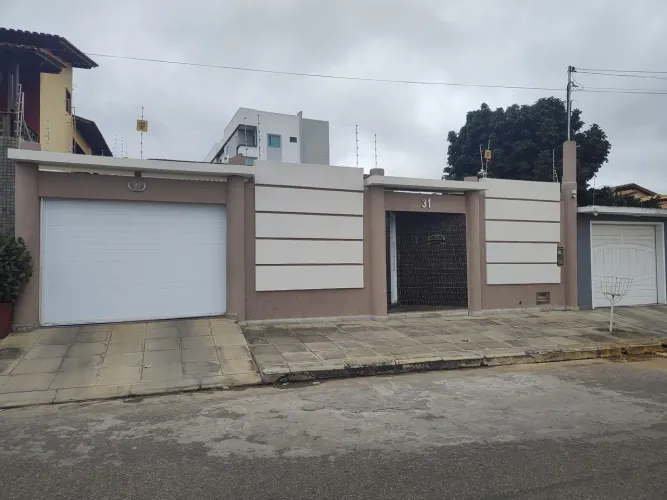 Casa Jardim Candeias - Vitória da Conquista - PORTEIRA FECHADA