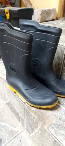 Botas de borracha preta