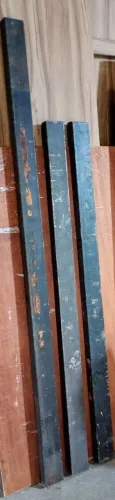 Vendo três suportes metálicos para estrutura da sua obra