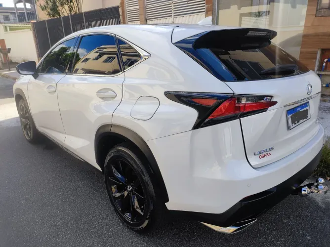 LEXUS NX200T 