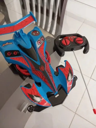 Carrinho de controle Spiderman