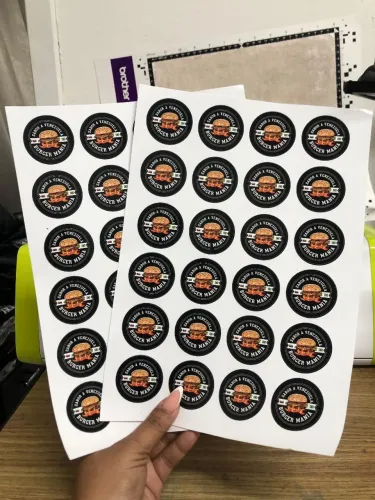 Stickers e etiquetas personalizadas 