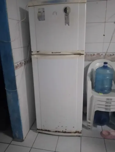 Geladeira continental 