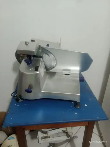 Fatiadora de frios 