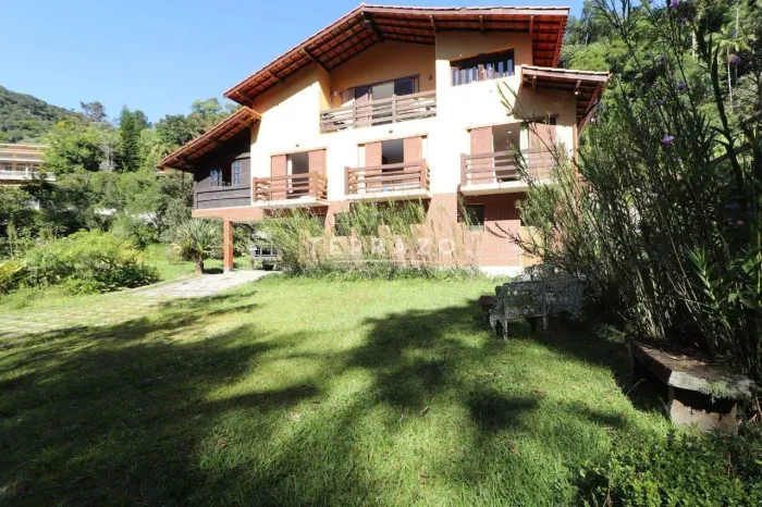 Casa em Condomínio à venda, 7 quartos, 3 suítes, 8 vagas, Comary - Teresópolis/RJ