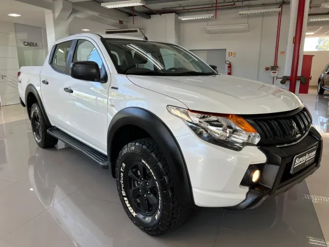 Mitsubishi L200 Tri. Sport Outd. GLX 2.4 4X4 Diesel 2024