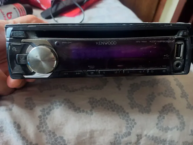 Som automotivo, original. 