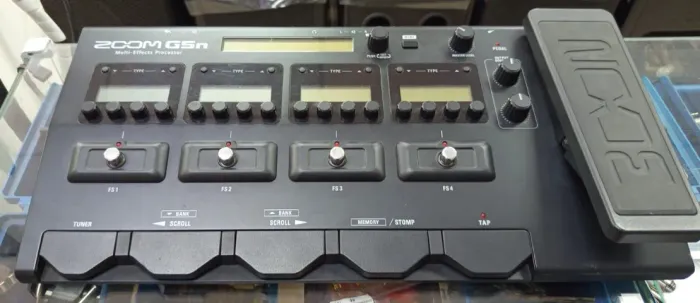 PEDALEIRA ZOOM G5N Pedaleira Zoom G5n Multi-effects Processor Para Guitarra