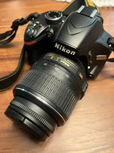 Vendo Nikon 3200 + lente 18-55mm