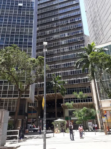 GARAGEM À VENDA NO CENTRO AO LADO DA ALERJ / PONTO PRIVILEGIADO / VÁRIOS ELEVADORES / FÁCI