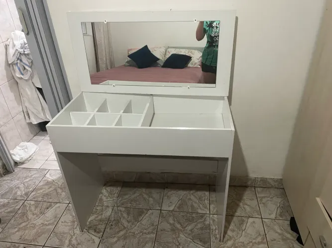 Penteadeira/ mesinha