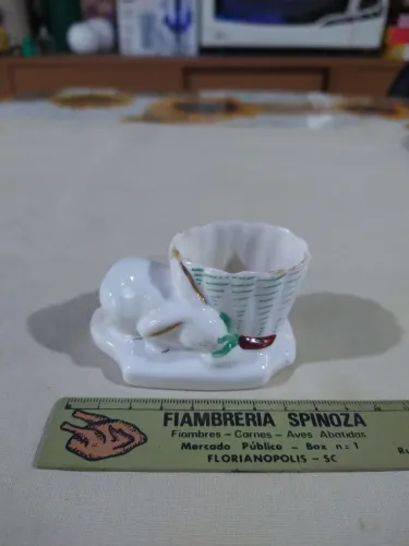 Antigo vasinho de porcelana da cerâmica Santana.