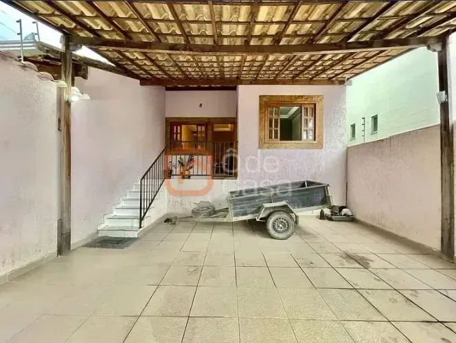 Casa com 3 quartos à venda no Santa Amélia