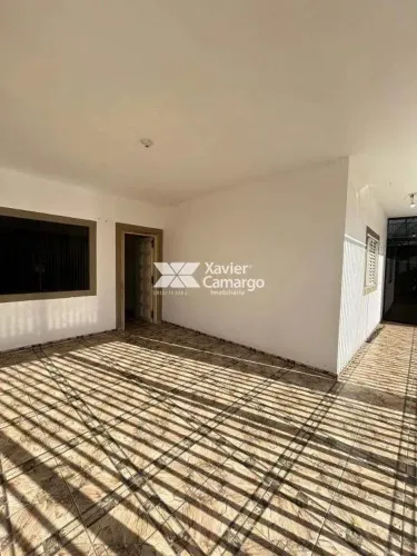 Casa para locação no Jardim das Palmeiras.