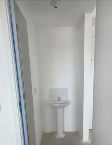 Pia de banheiro com coluna