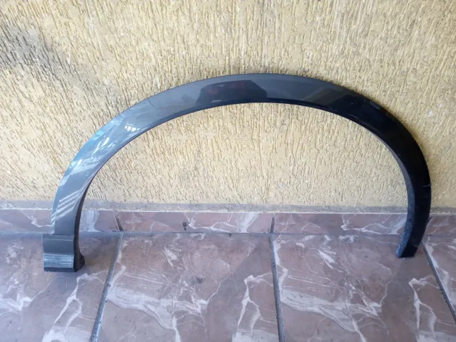 Moldura Vão Roda dianteira direita Audi Q3 2021 S-Line 