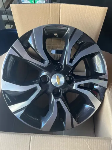Roda Ônix aro 15 Black diamantada.
