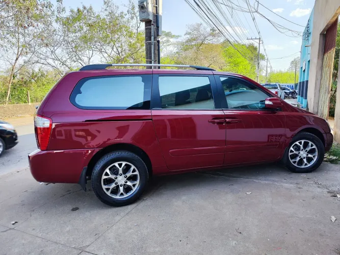 Kia carnival 8 lugares