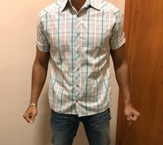 Camisa Social Manga Curta. Semi-Nova. Estilosas, Importadas e Originais. R$ 45,00 cada
