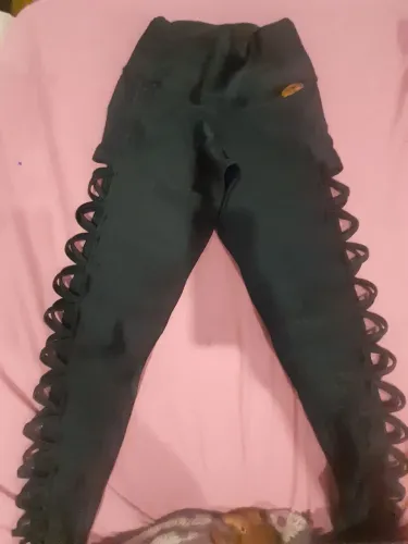 Calça legging preta vazada academia esportes