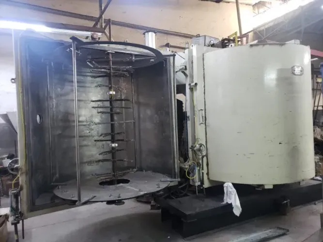 Metalizadora de fabricação chinesa modelo ZZD S 2000. Câmara com 2 metros de diametro x 2,